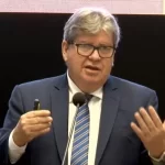 João Azevêdo comenta decisão do PT em oficializar candidatura de Luciano Cartaxo