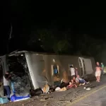 Acidente com ônibus fretado deixa 17 mortos entre Pernambuco e Bahia