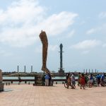 Perna Cabeluda invade o Marco Zero: Recife ganha escultura sobrenatural como prévia de filme de terror