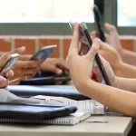 Restrição de celulares nas escolas: foco renovador e desafios na educação contemporânea