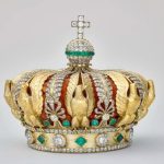Joias da monarquia francesa roubadas no Louvre são parcialmente recuperadas