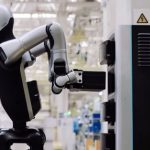 O barato que sai caro? O robô chinês que desceu do laboratório e entrou na sala de estar