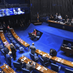 Revolução na tabela do Leão: congresso zera imposto para renda média e mira no topo