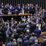 Licença-Paternidade: Câmara avança em pauta social com ampliação progressiva para 20 Dias