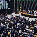 Manobra de última hora evita derrota: Câmara recua da cassação de Glauber Braga