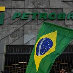 Alívio nas bombas: Petrobras efetiva novo corte no preço da gasolina
