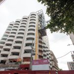 O renascimento do concreto: silos do Moinho Recife convertidos em moradia subvertem a lógica da demolição