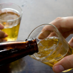 O contrato social assinado no copo lagoinha