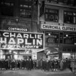 O sorriso de Carlitos e a tirania do final feliz: por que 1931 ainda humilha o cinema digital