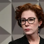 Itália autoriza extradição de Carla Zambelli; ex-parlamentar deve cumprir pena na Colmeia