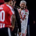 Alerta no Uruguai: fratura de Arrascaeta ameaça presença na Copa do Mundo