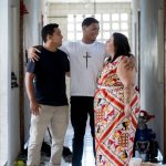 ​Casal cearense rompe barreiras ao adotar jovem de 17 anos