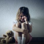Bastidores do trauma: a rede oculta que mercantiliza a infância no Brasil