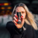 Senado libera spray de pimenta para defesa pessoal de mulheres; proposta segue para sanção