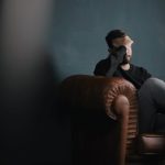 ​O peso do silêncio: por que a busca por saúde mental ainda afasta os homens da rede de apoio