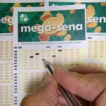 O deserto das seis dezenas: Mega-Sena acumula em R$ 135 milhões e movimenta apostadores para a terça-feira